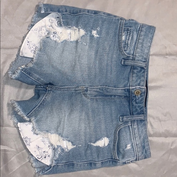 Hollister California - Picture 1 of 2